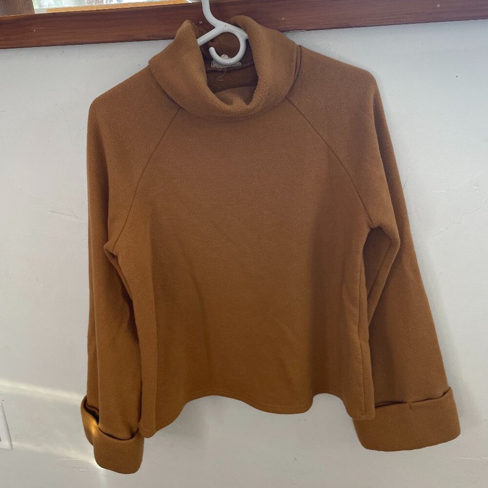 En Elly Tan Turtleneck Sweater Size M